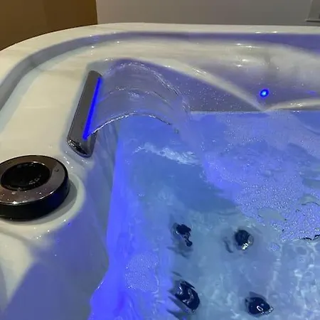 Maison Avec Jacuzzi Holiday home Orange (Vaucluse)